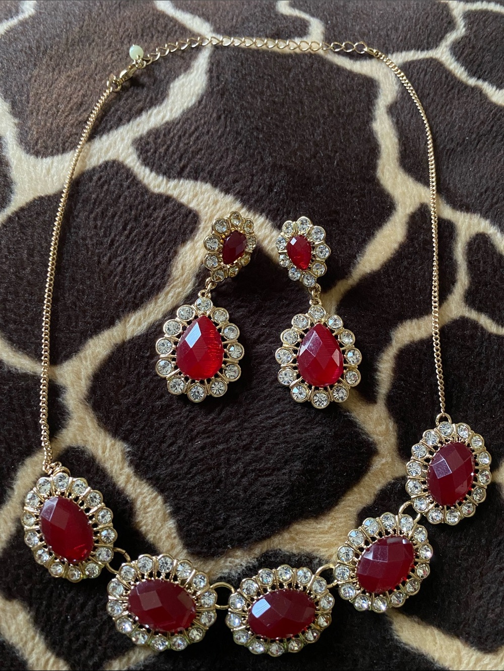 Signature Collection 2016 Royal Elegance Earrings and Necklace Bundle
